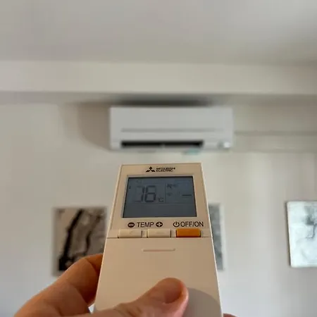 Modernes Doppelzimmer Mit Bad & Ac In Goldscheuer - 1a Kehl