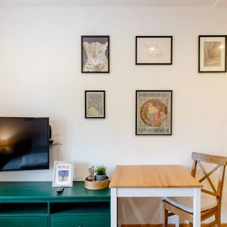 Apartment Modernes Doppelzimmer Mit Bad & Ac In Goldscheuer - 1a Kehl